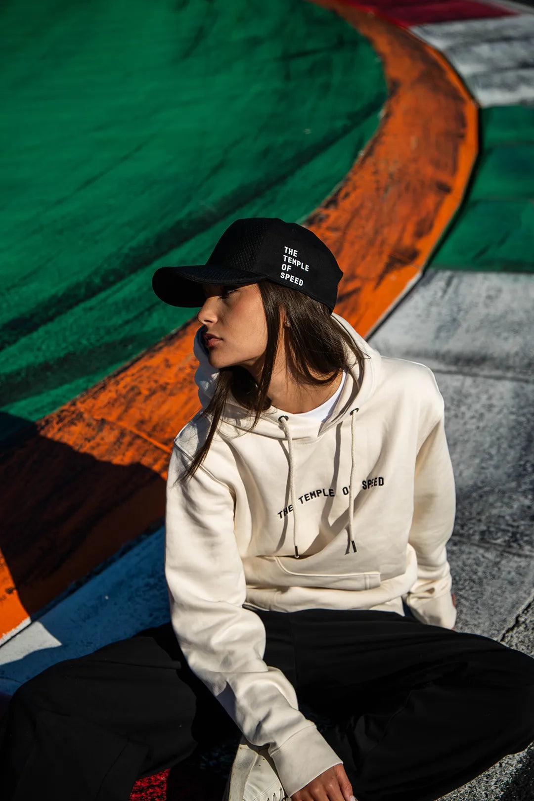 FELPA "THE TEMPLE OF SPEED" - BEIGE