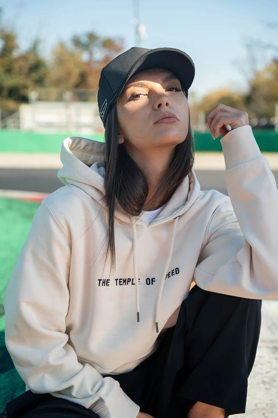 FELPA "THE TEMPLE OF SPEED" - BEIGE