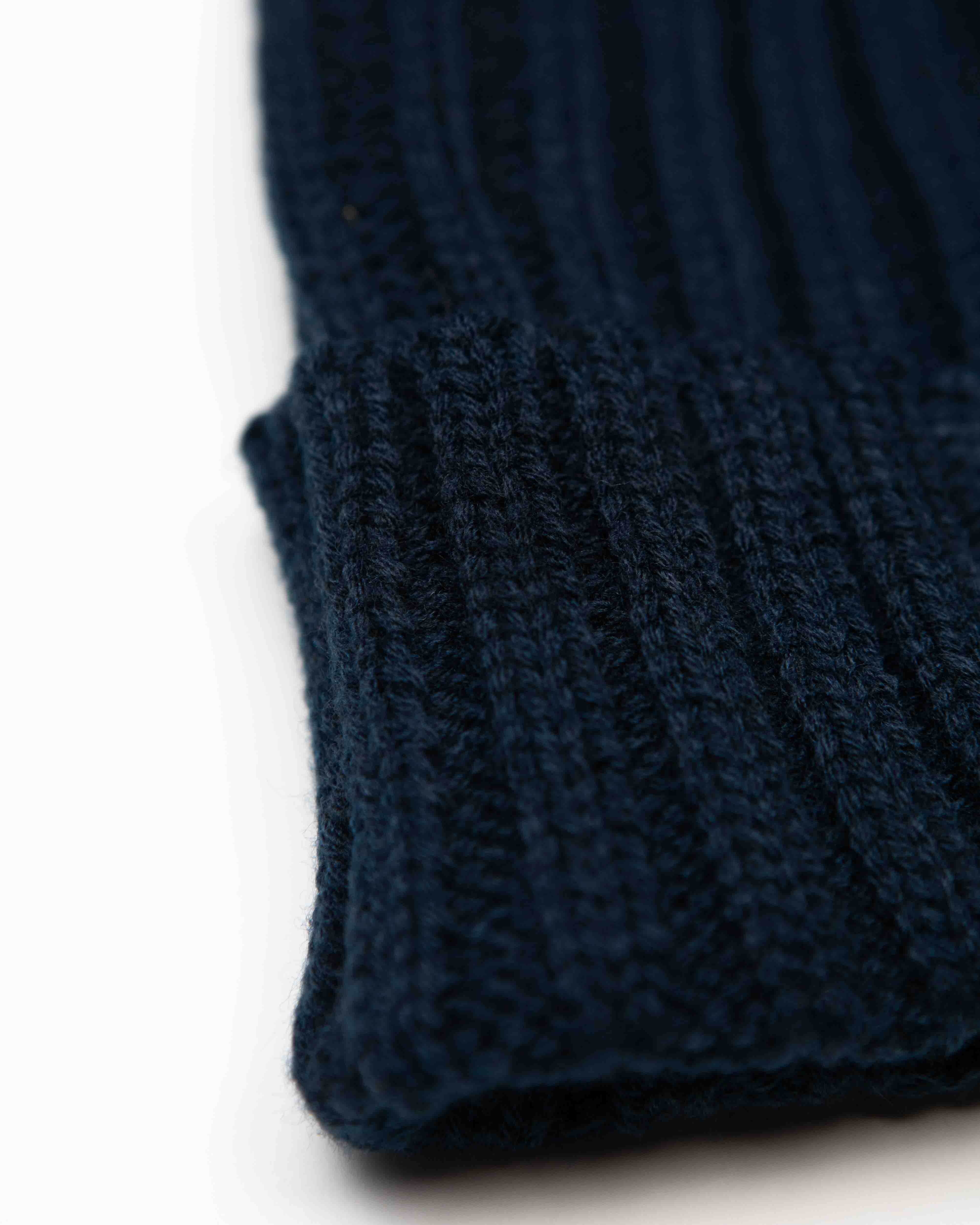 BERRETTO CON LAYOUT PISTA - BLU