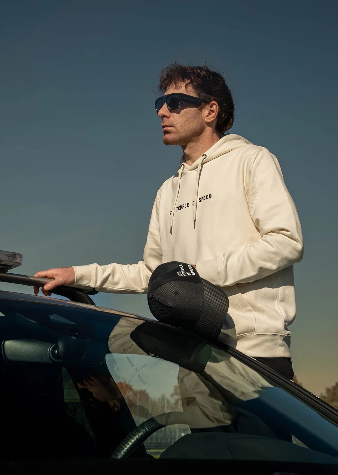 FELPA "THE TEMPLE OF SPEED" - BEIGE