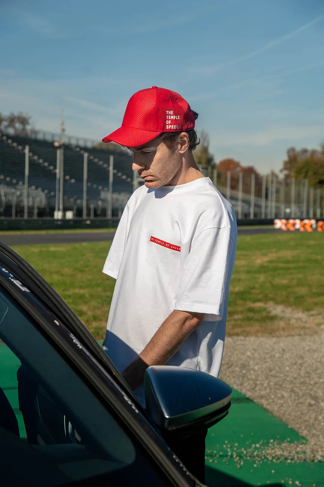 CAPPELLO “CARBON LOOK” - ROSSO