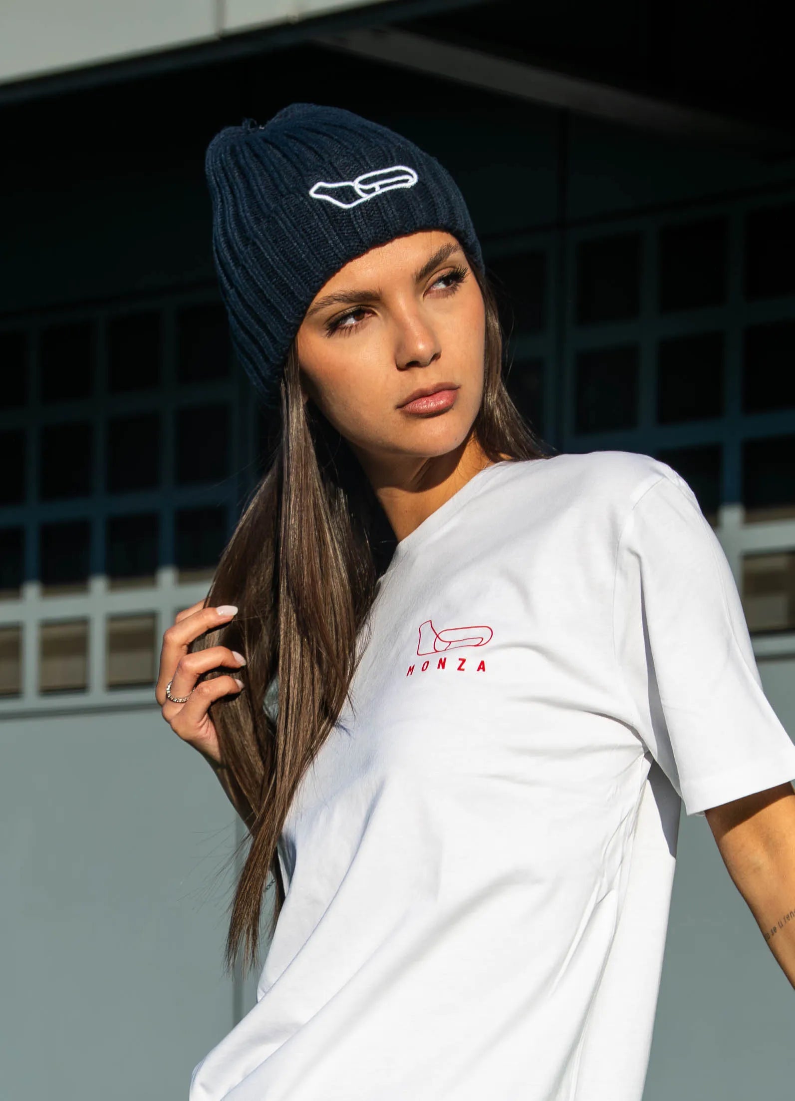 BERRETTO CON LAYOUT PISTA - BLU